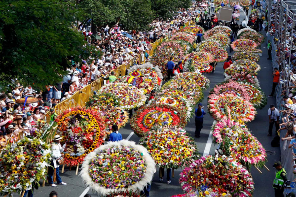 LA FERIA DE LAS FLORES